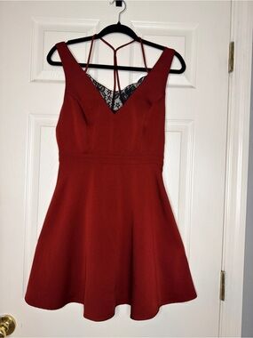 Romeo & Juliet Couture 90’s Skater Red Y2K Fit-and-Flare Mini Dress